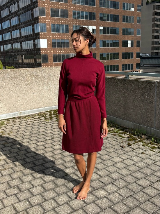 Oscar de la Renta Dresses & Skirts - Oscar de la renta Women's Long-Sleeve Turtleneck A-Line set in Burgundy
